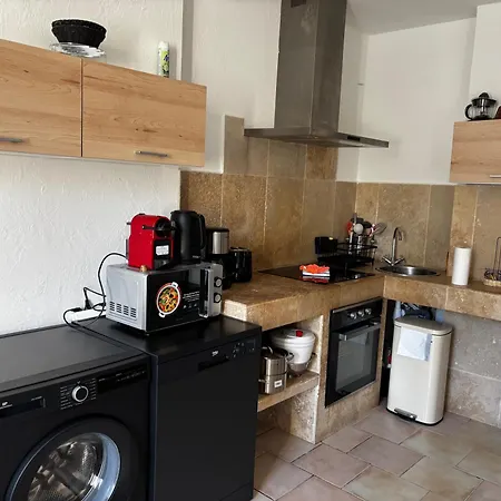 Vous Viendrez Vivre Ici 4 Pieces L'olivier Garage A Moto דירה רייה