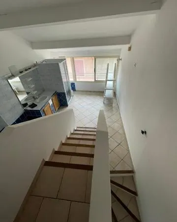 דירה Vous Viendrez Vivre Ici 4 Pieces L'olivier Garage A Moto רייה