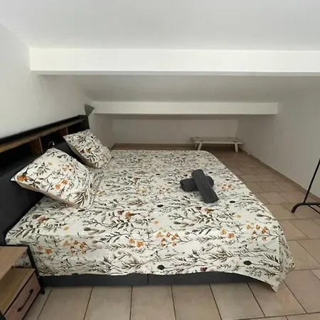 דירה Vous Viendrez Vivre Ici 4 Pieces L'olivier Garage A Moto רייה
